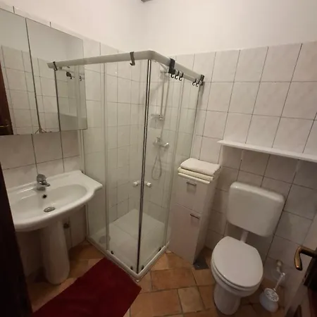 Gostinjska kuća Mirjana 3*